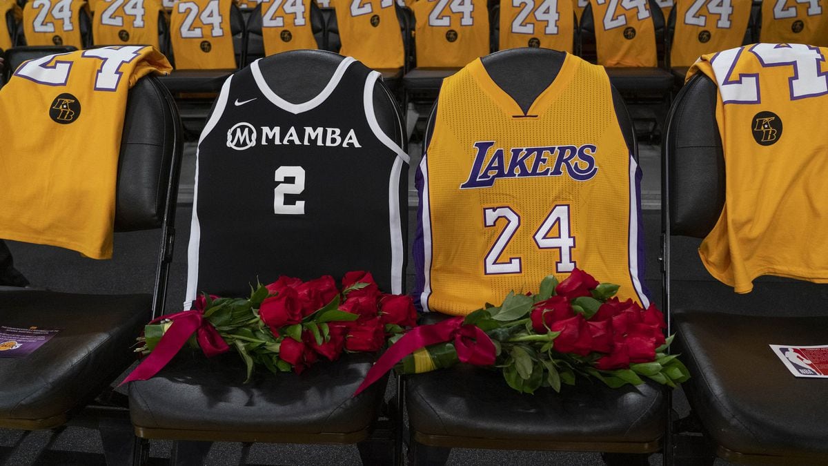 Funeral Home Offers Local Residents Chance To Pay Respects To Kobe Gianna Bryant