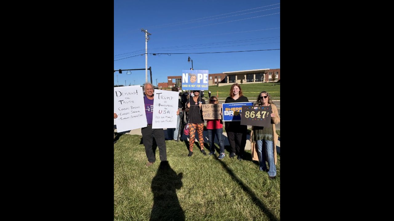 Demonstrators Hold Counter-Rally Ahead of Presidential Visit to Vandalia