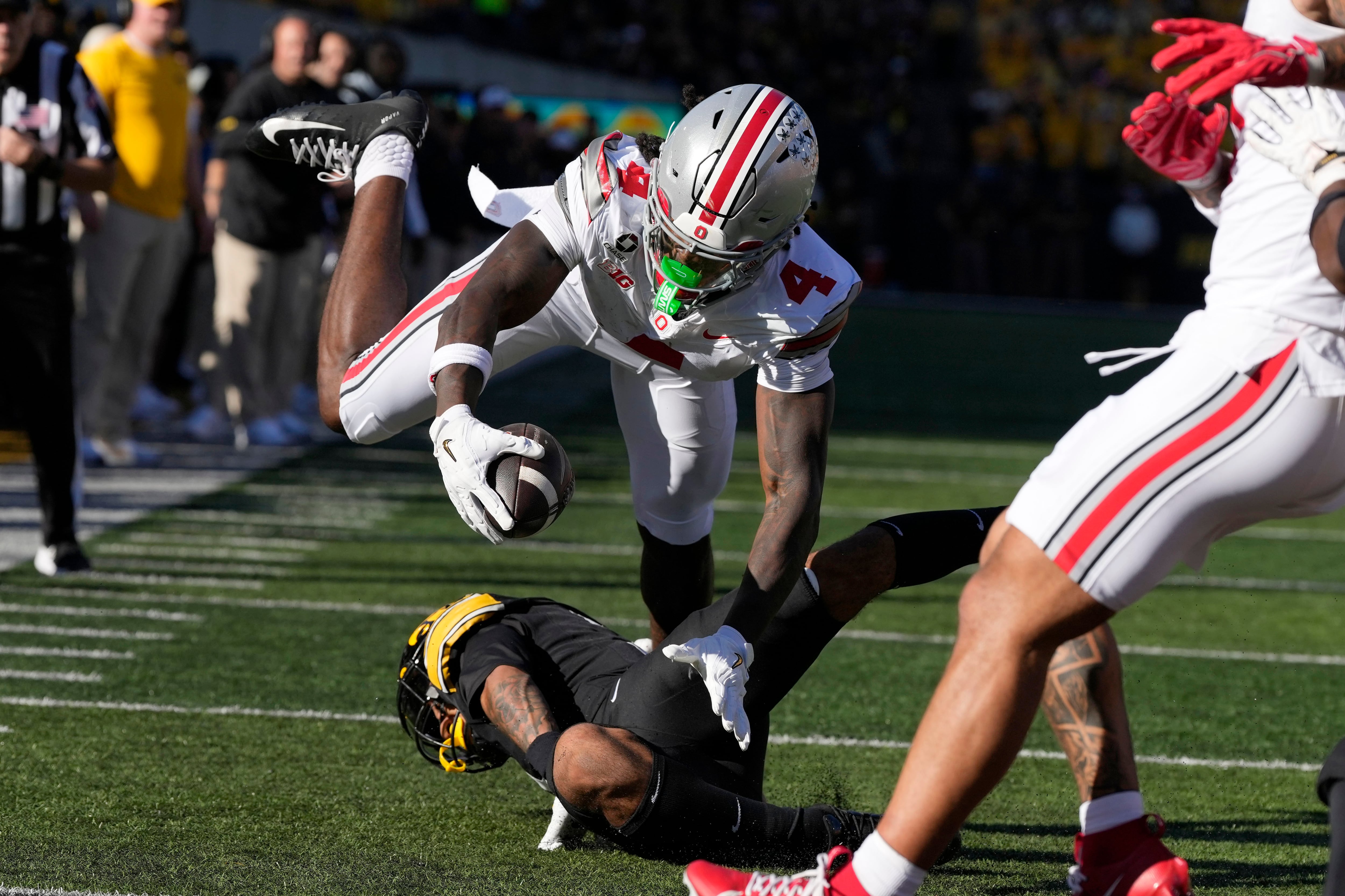 Jeremiah Smith Shatters Ohio State Receiving Records in Road Victory Over Iowa